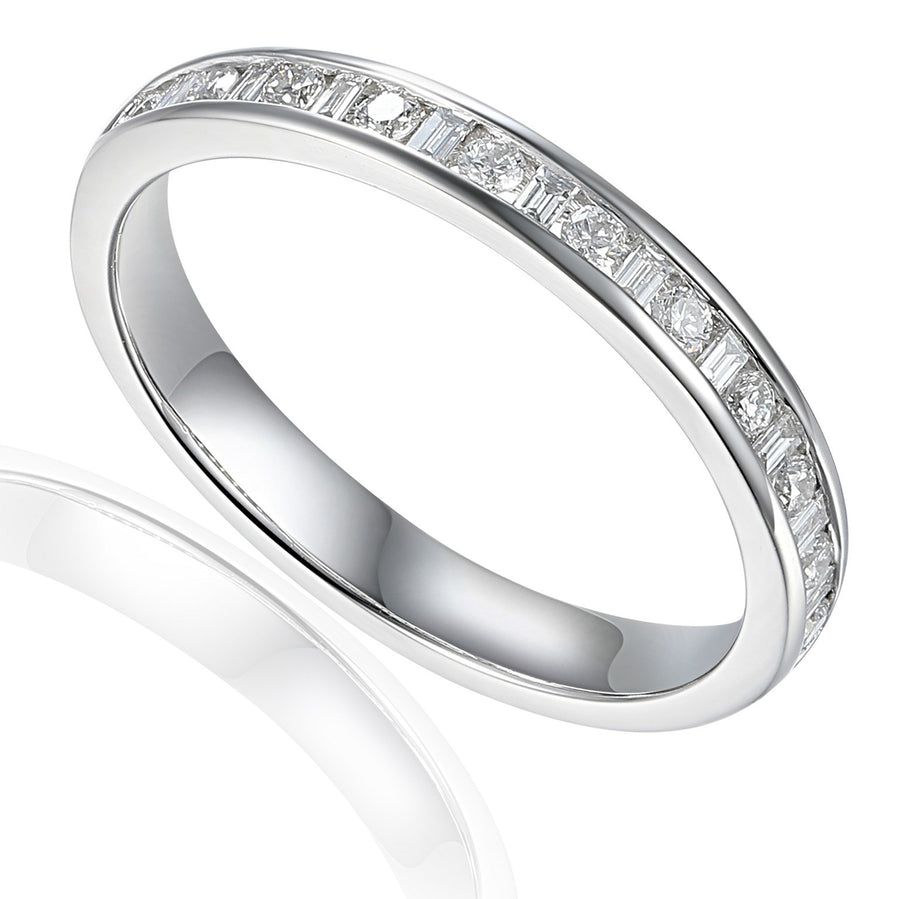 18ct White Gold 0.26ct Baguette/ Round Diamond Ring