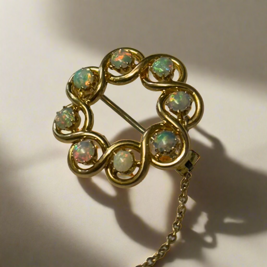 Previously Owned 18ct Yellow Gold 8 Opal Set Brooch