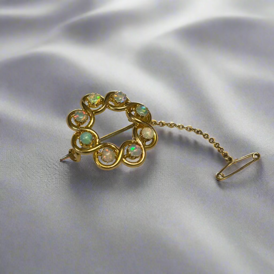 Previously Owned 18ct Yellow Gold 8 Opal Set Brooch