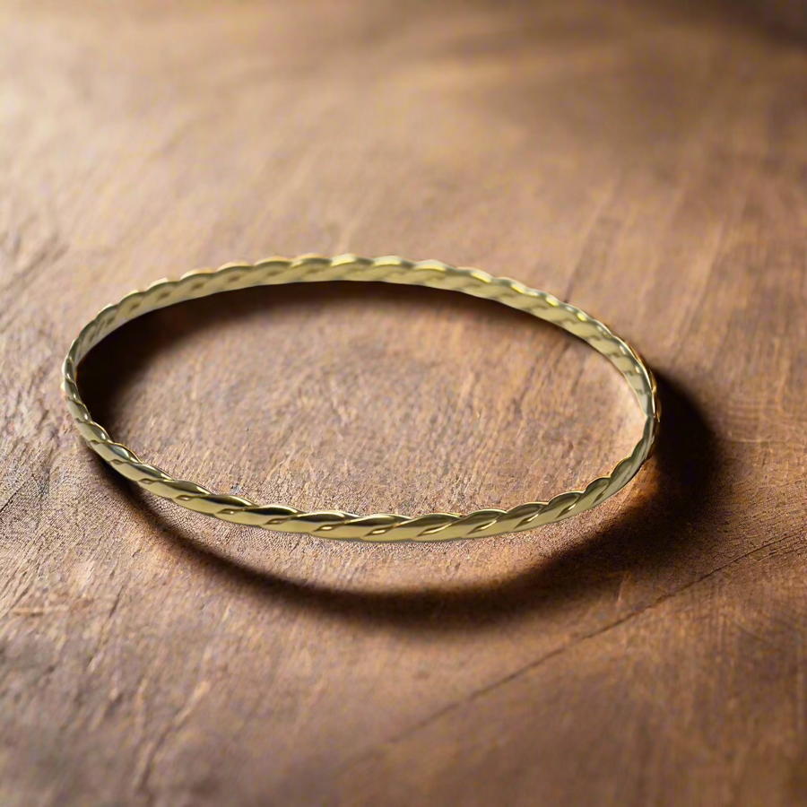 Previously Owned 9ct Yellow Gold Fine Twisted Bangle