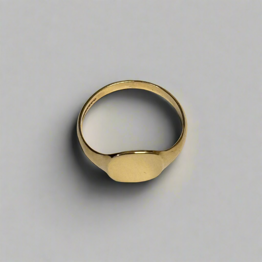 Previously Owned 9ct Yellow Gold Cushion Signet Ring